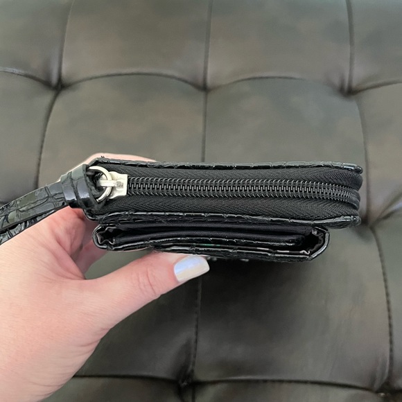 5 for $25. Kenneth Cole wallet - Picture 8 of 8